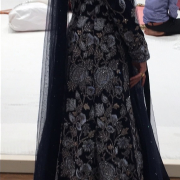 Heavy embroidered gown. Navy blue. Brand new. - Picture 12 of 14